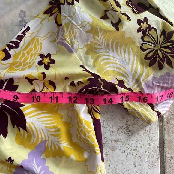 Maeve Cinched Flutter-Sleeve Top Yellow Motif - Picture 13 of 16